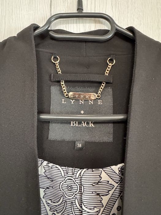 Дамско черно сако Lynne / Reserved