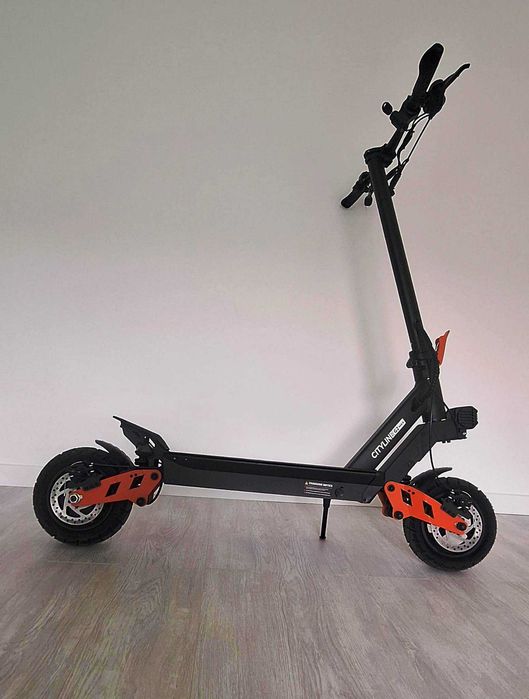 Trotineta electrica 800w48v10Ah: Descoperă orașul în stil electric!