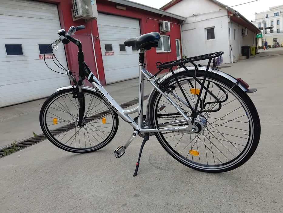 Vând bicicleta din aluminiu pentru damă