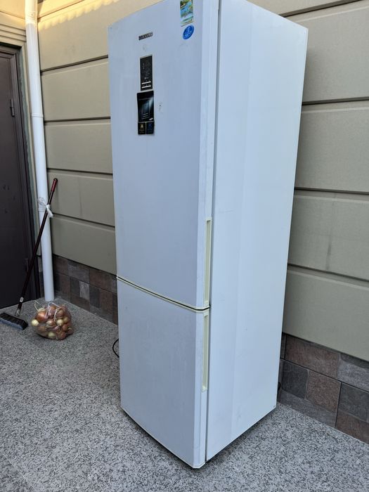 Холодильник SAMSUNG