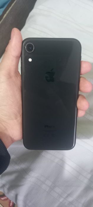 продам iPhone XR в ИДЕАЛе 1-