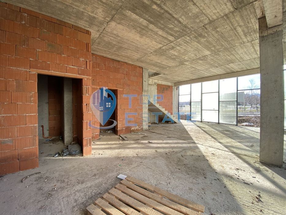 Продава се Заведение в Горна Оряховица - 277 кв.м за 1860 €/кв.м - Снимка #2