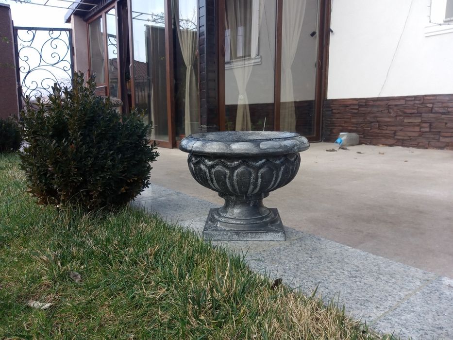 Ghivece gardină , tălpi uriaș beton