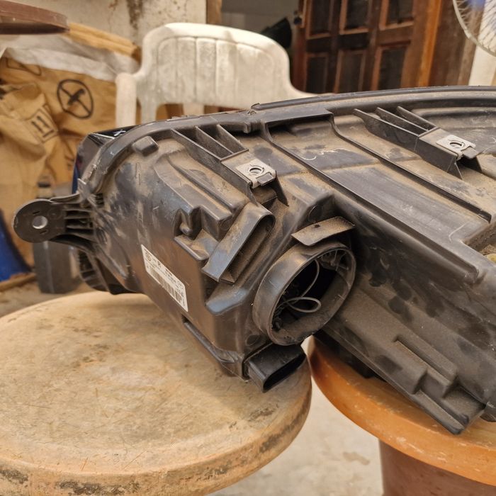 VW T6 десен фар 2017