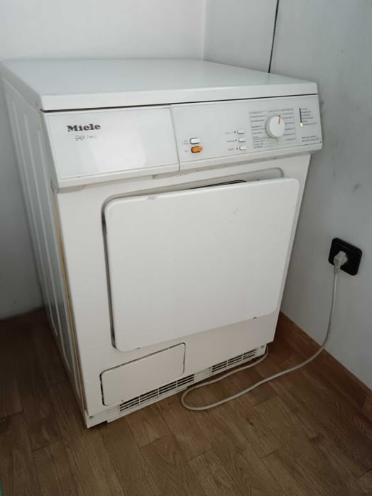 Продавам сушилня Miele