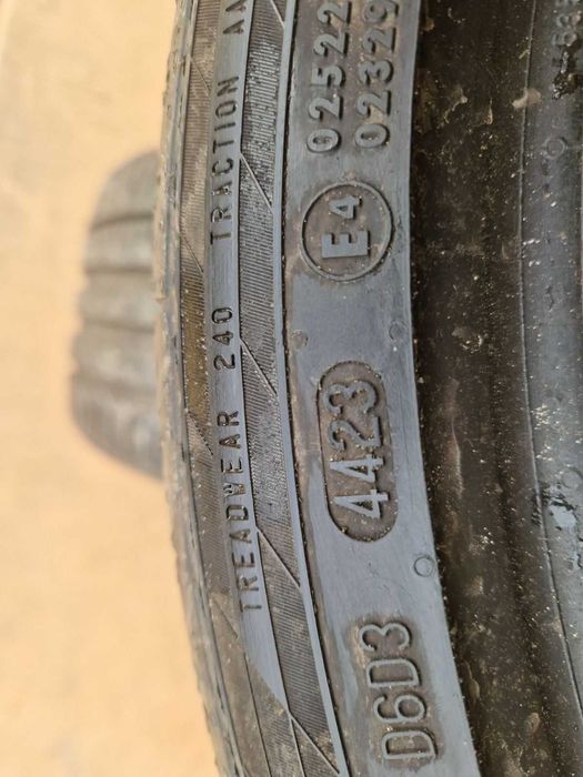2 Continental R19 255/35 Летни гуми  DOT4423