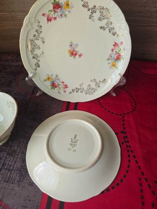 Тройни порцеланови сетове