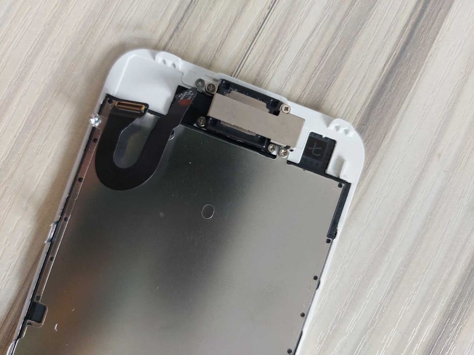 LCD дисплей без бутона Apple iPhone 8 (с камера) бял