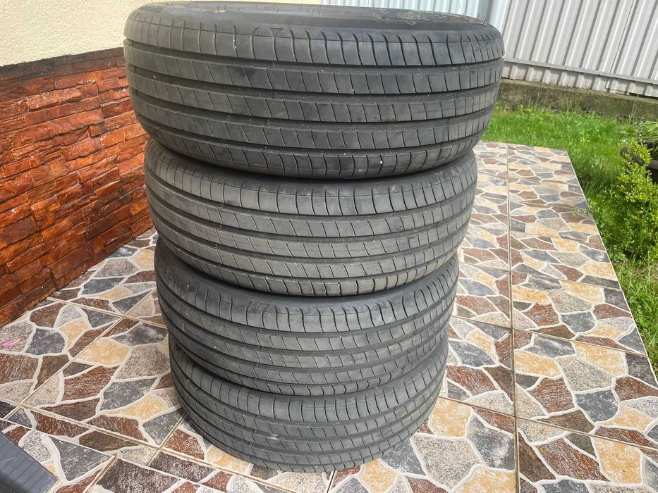 Anvelope michelin noi, rulate 300 km