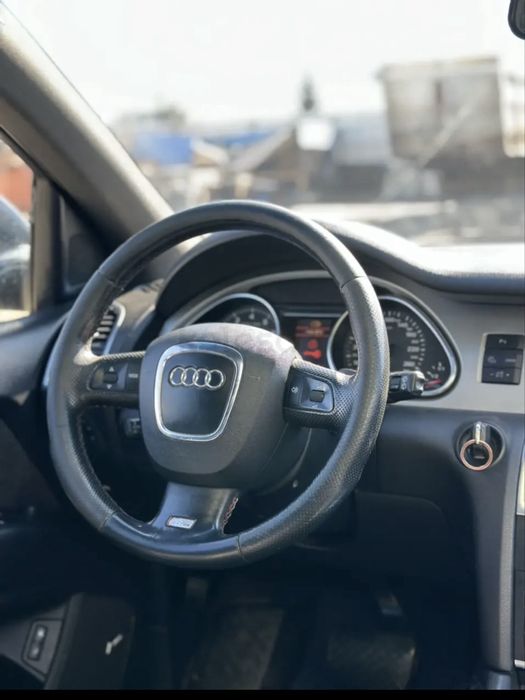 Продам ауди Q7 в хорошем состояний