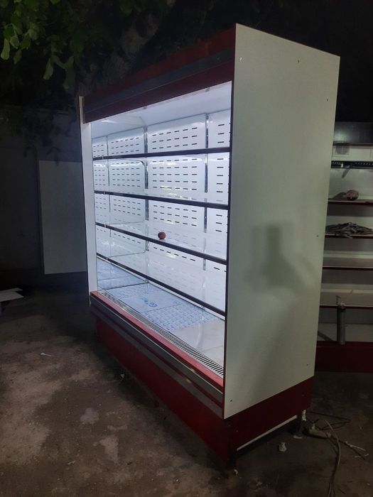 Витриный  холодильник на заказ