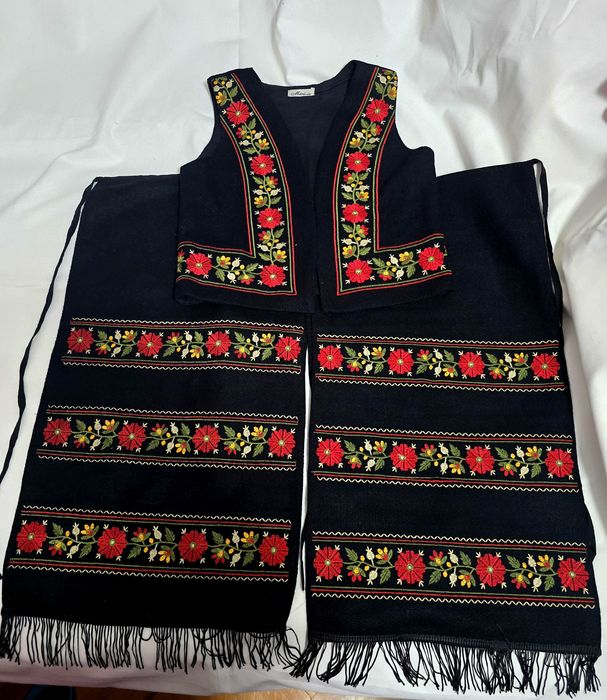 Costum traditional nou