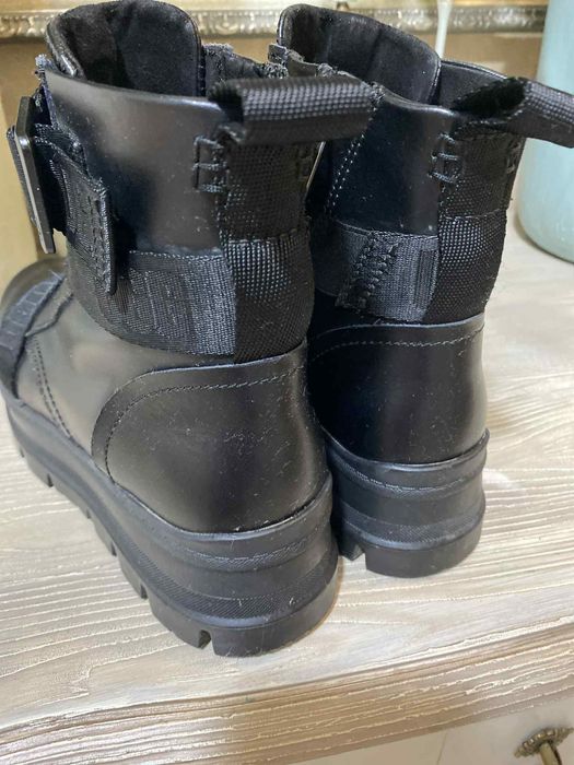 Оригинални обувки UGG