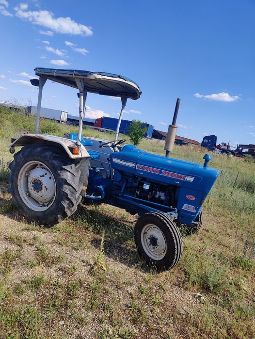 Tractor Ford 2000