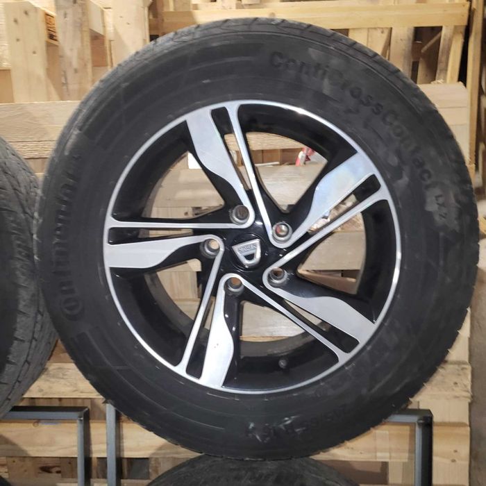 Алуминиеви джанти с гуми 215/65 R16 за Dacia Duster