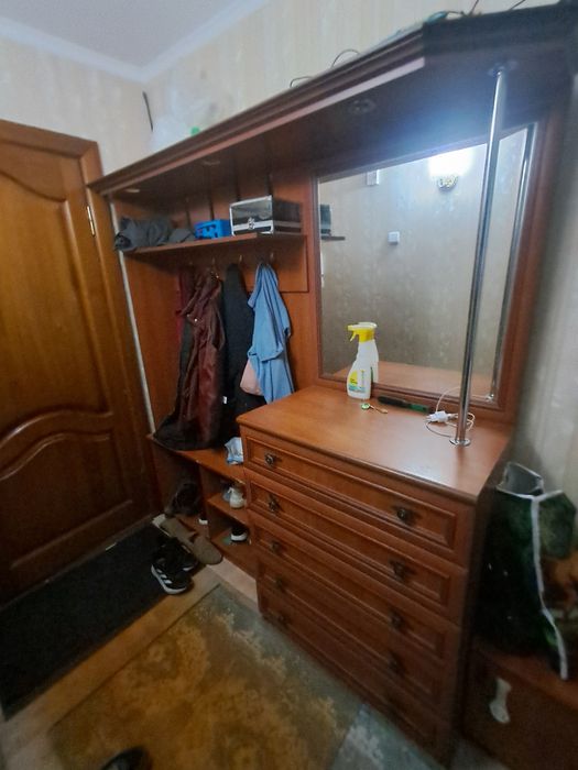 Продам прихожка район цемпос самовывоз