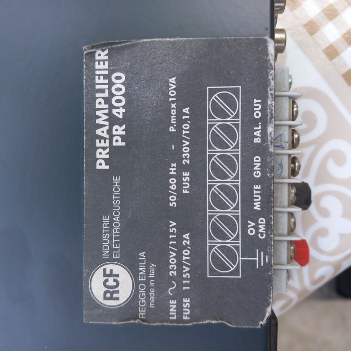 vand preamplificator rcf pr4000