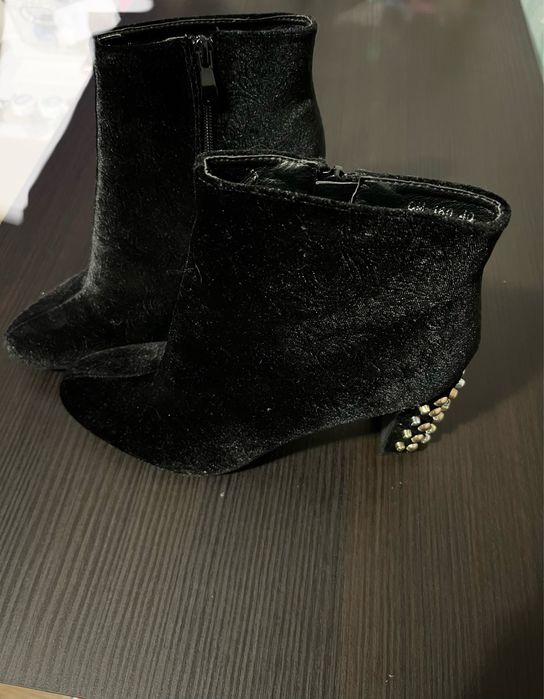 Botine marimea 40