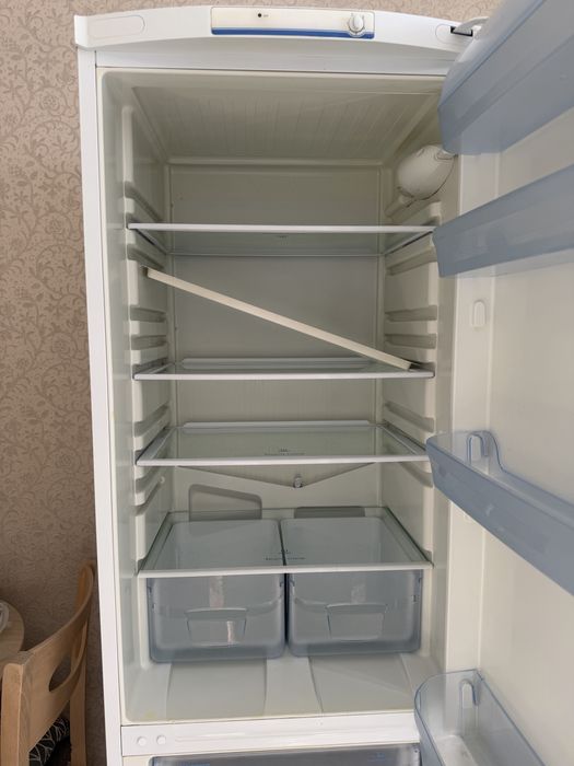 Холодильник Indesit