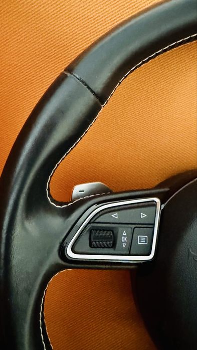 Оригинален волан за Ауди S6