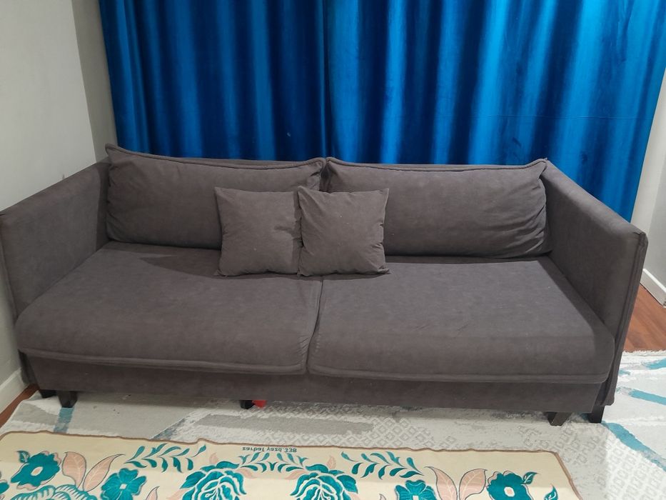 Стол и стуля и диван, парта сатлады