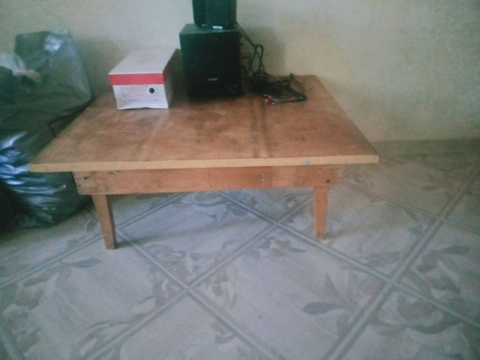 Продам низкий стол