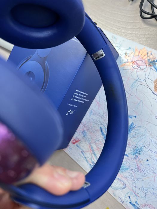 Beats Solo Pro - Noise cancelling - custom skin