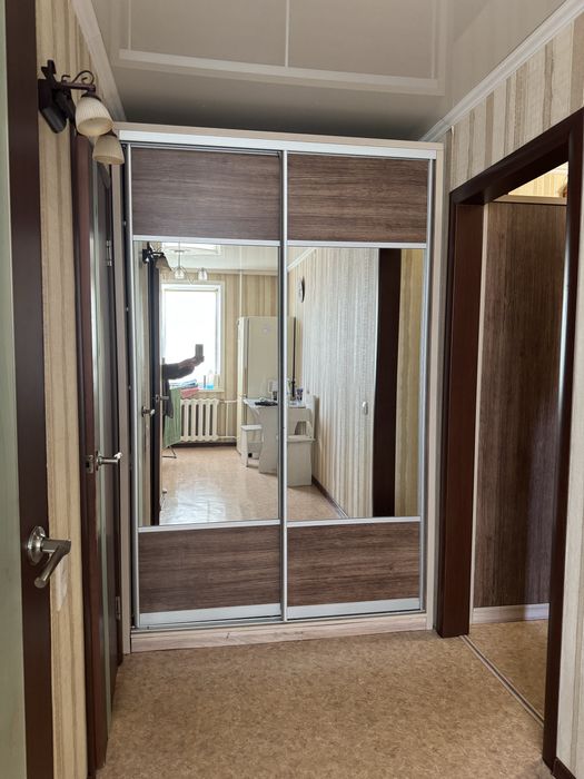 Шкаф купе с зеркалом
