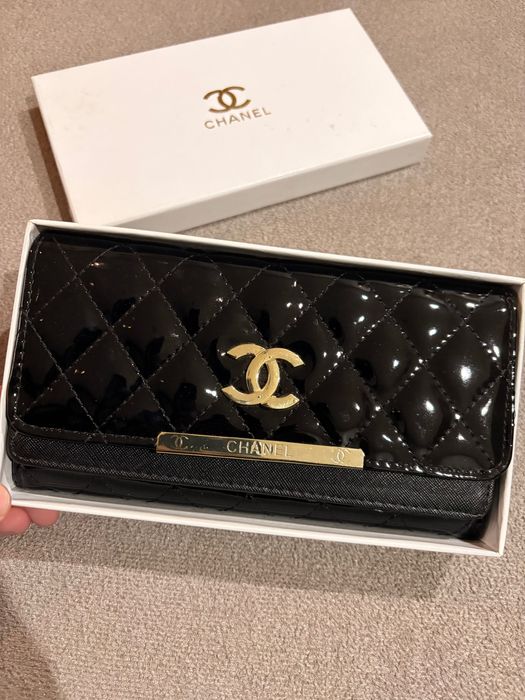 Дамски елегантен портфейл