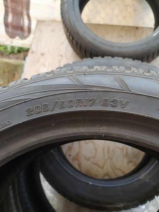 Зимни гуми 17 цол. 12 брой /16 цол 4 брой/ 15 цол 4 брой. 14 цол 4 бр