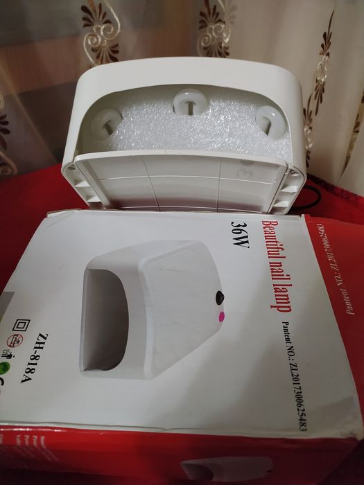 Ультрафиолетовая фен - сушка для ногтей.Новая!!! Лёгкая,мобильная !