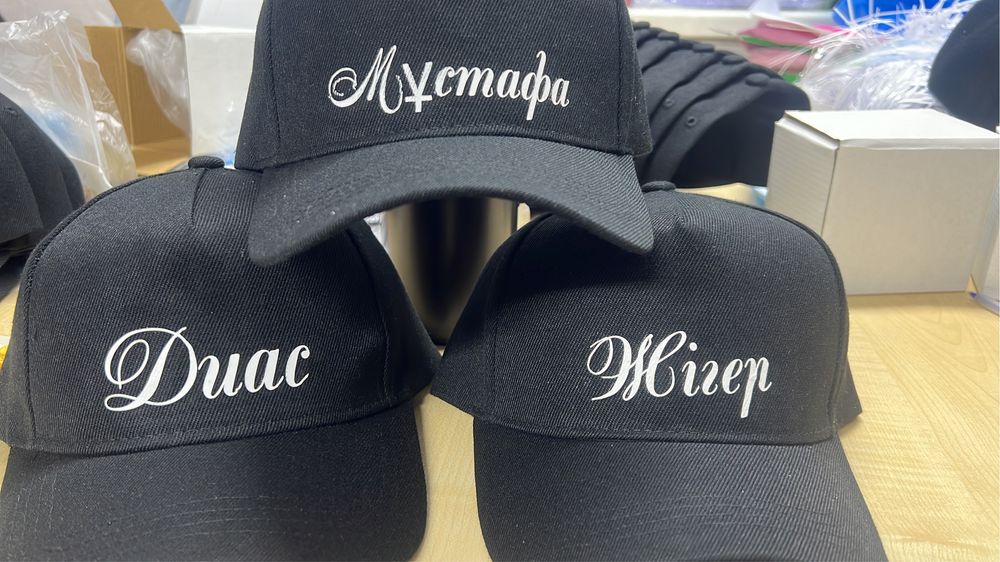 Кепки  с вышивкой