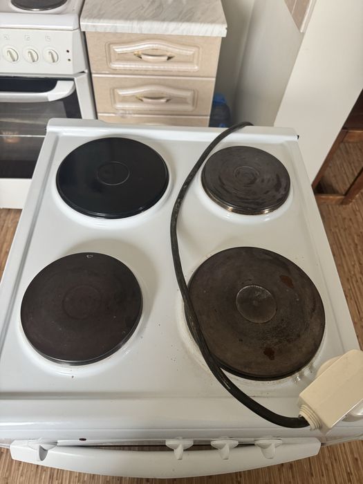 Электроплита с духовкой