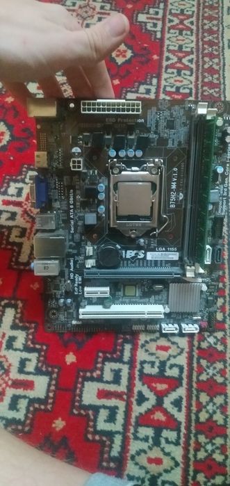 В продаже материнские платы