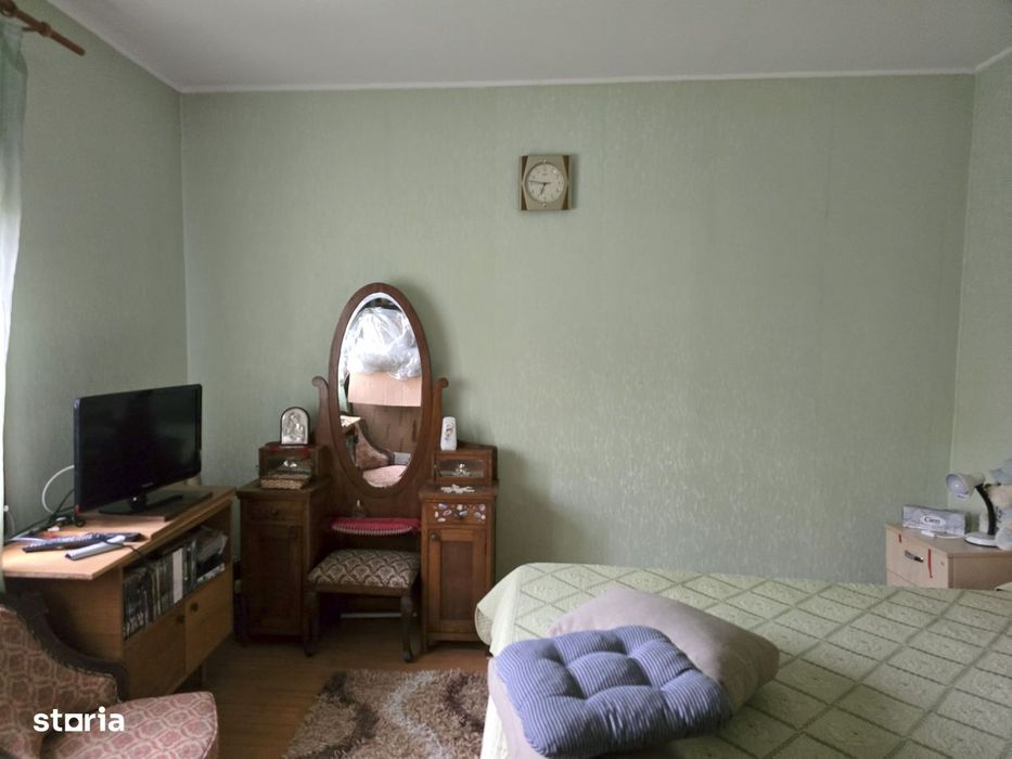 Breaza, Casa de vanzare, 7 camere, teren, livada 3800m², zona centrala