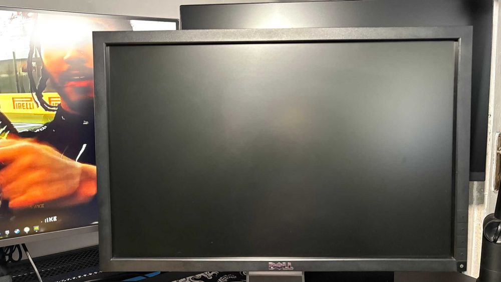 Vand monitor Dell 19"