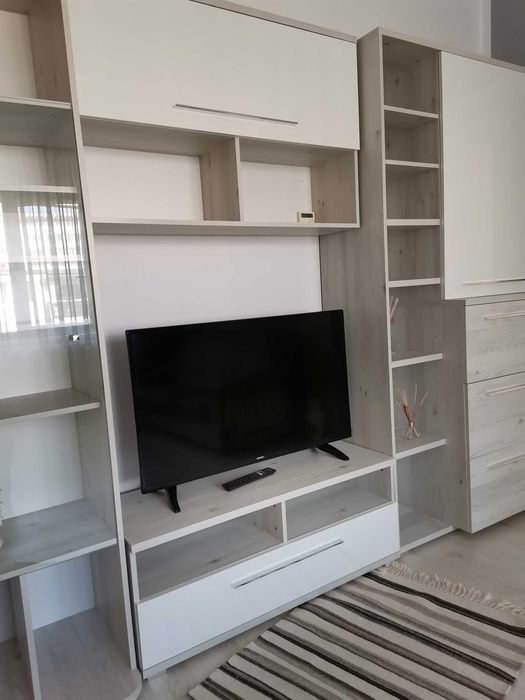 PF vand Apartament cu 2 camere Grigorescu, aproape de scoala si statia de autobuz. Stare foarte buna, complet mobilat si utilat. Pret: 150000 euro