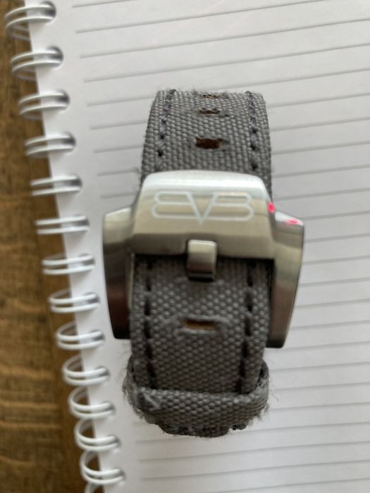 Продавам часовник