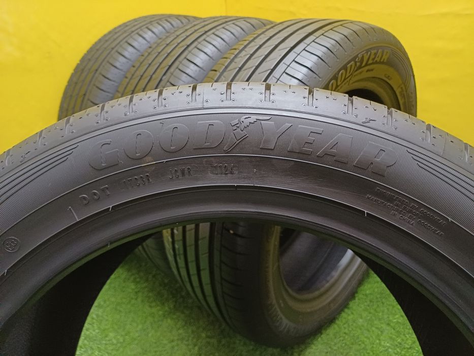 Шины 215/55 R17 Goodyear комплект.