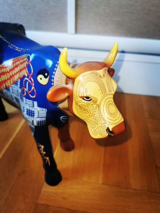 Антикварна фигура арт скулптура Свещена крава Cow Parade Sacred Cow