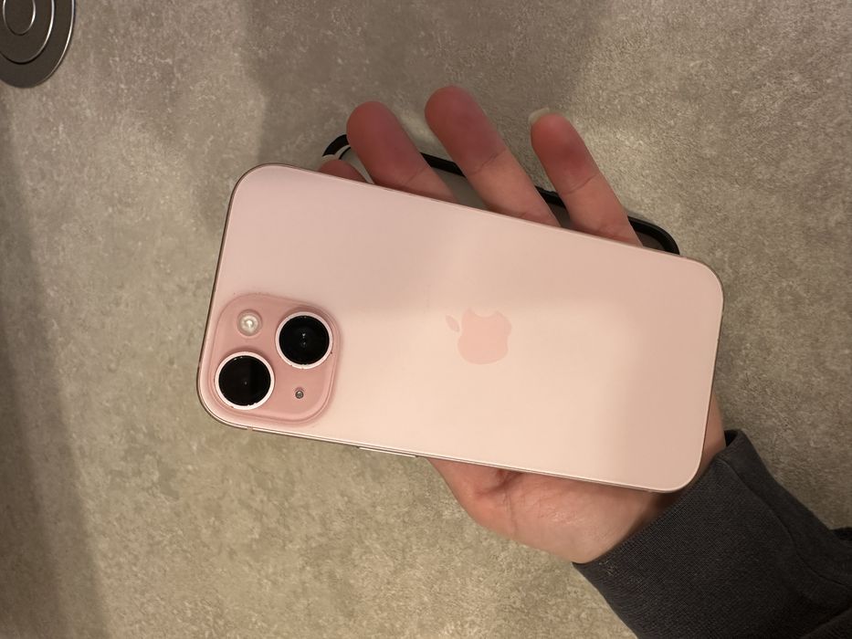 Vand Iphone 15 pink