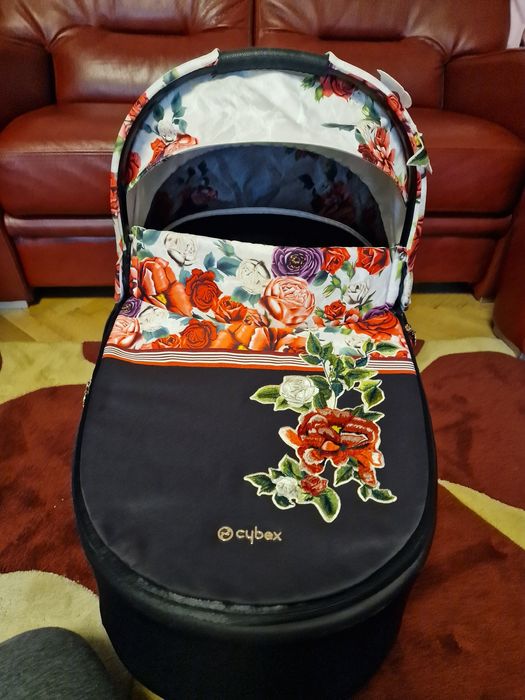 Cybex Platinum Spring Blossom Priam 3 зимен кош