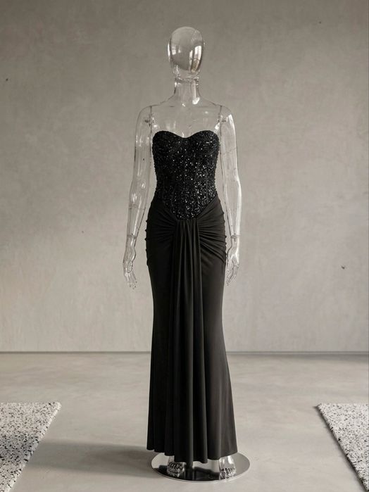 Рокля модел на babyboo и в бяло