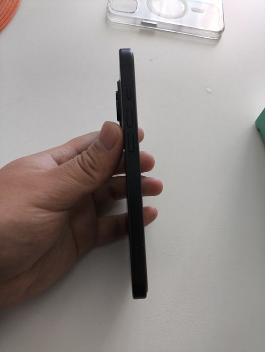 iPhone 15 128gb в отличном состоянии