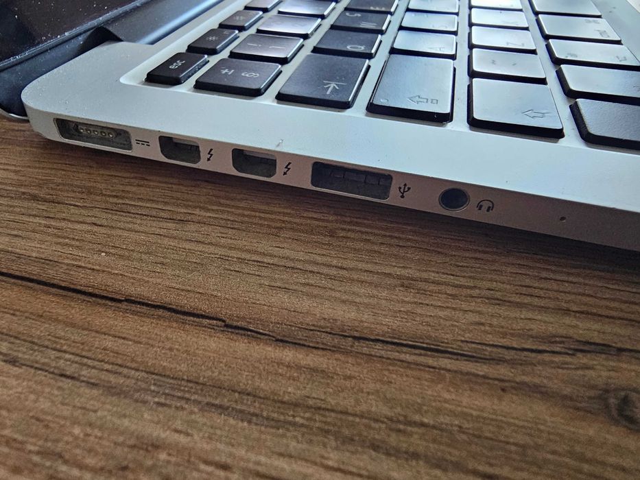 MacBook Pro 13" Retina (Mid 2014) - i5 2.8GHz / 8GB RAM / 512GB SSD / 6ч. батерия / пълен комплект