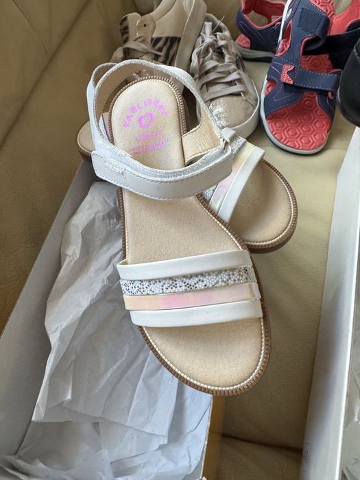 Детски сандали и обувки