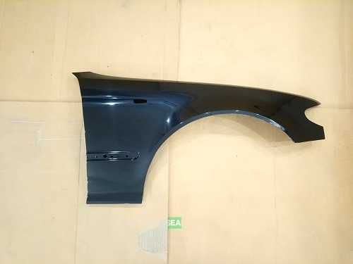 Aripa stanga BMW E46 00-05 Vopsita Neagra ( 490 )