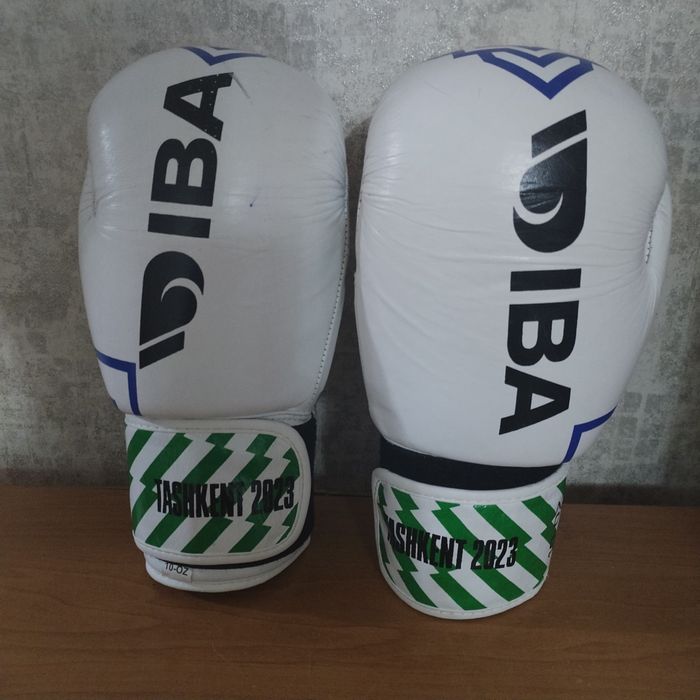 Боксерские перчатки