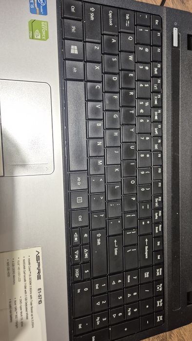 Laptop Acer Aspire E1 571S