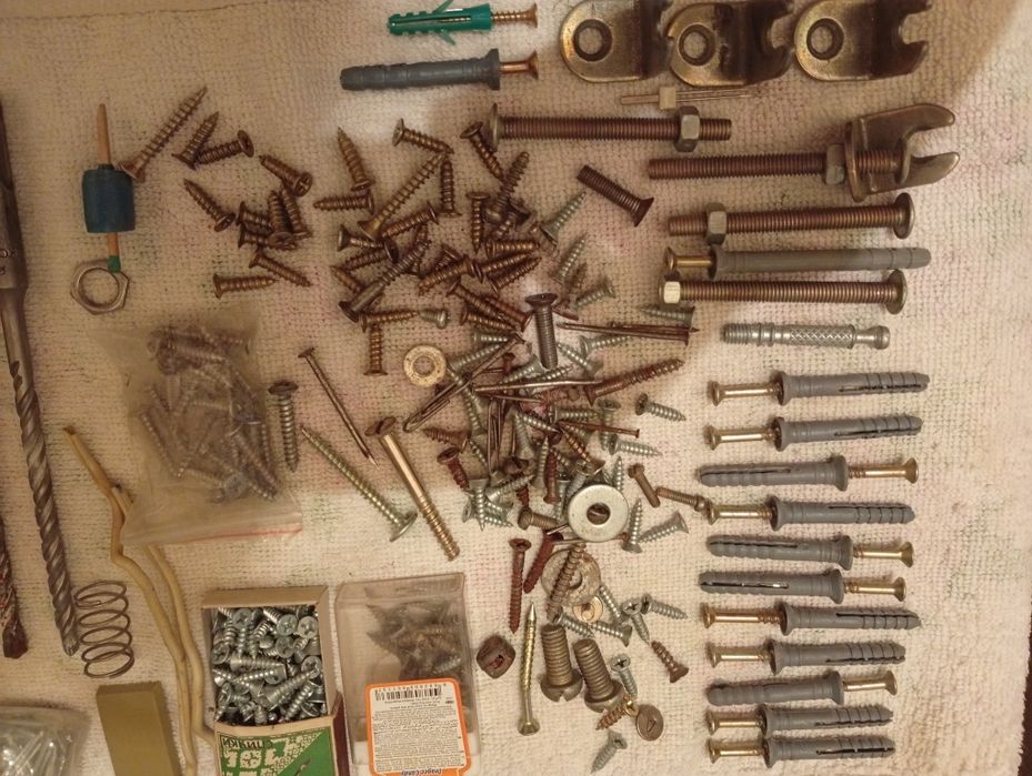 Шурупы, гвозди, дюбель